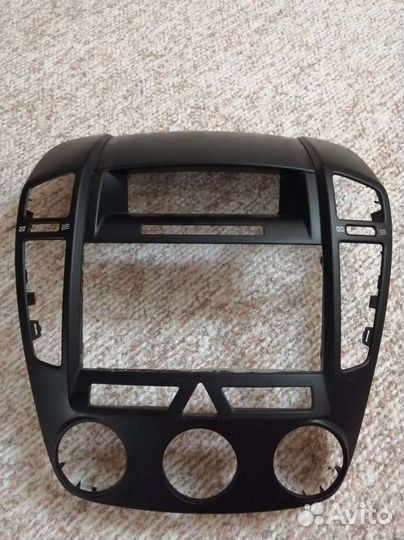 Рамка магнитолы Kia Ceed