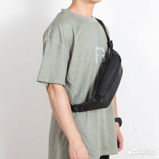 Мужская сумка поясная essentials черная новая