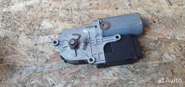 Моторчик люка Opel Meriva B 2010-2018