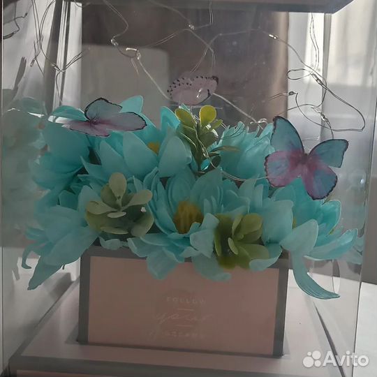 Композиция из мыльных хризантем