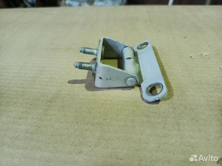 Хендай Туксон 3 тл петля двери багажника