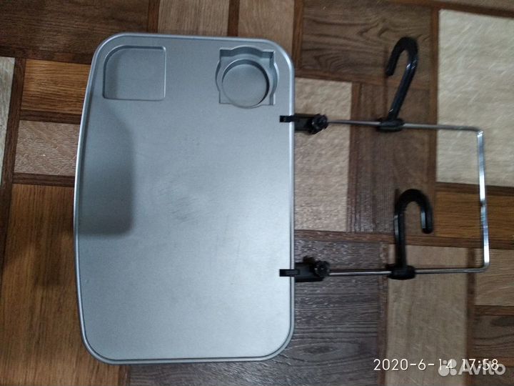 Столик в автомобиль