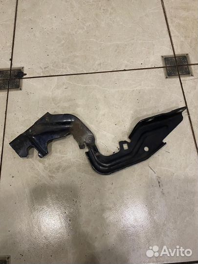 Петля капота левая Mitsubishi Lancer 10