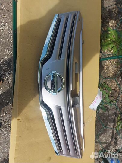 Решетка радиатора Ниссан ноут