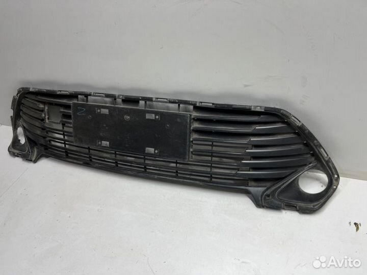Решетка в бампер передняя Toyota Camry V55