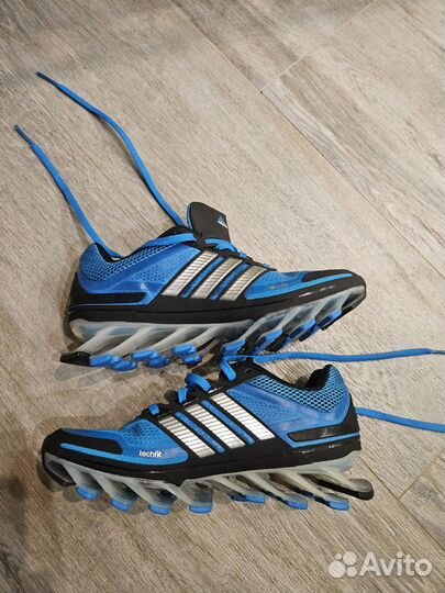 Беговые кроссовки adidas