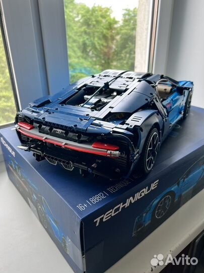 Конструктор из блоков Bugatti Chiron 1:8