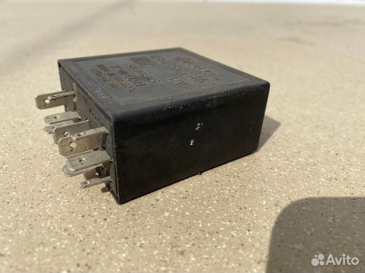 Реле стеклоочистителей audi А6 С5