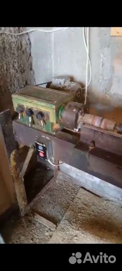 Станок токарный по дереву