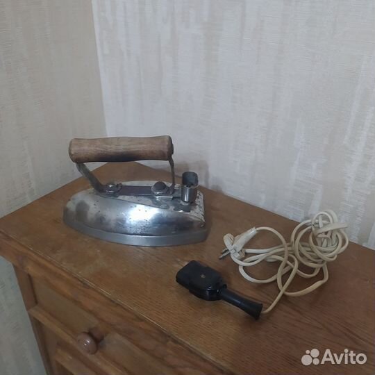 Ретро посуда и утюг