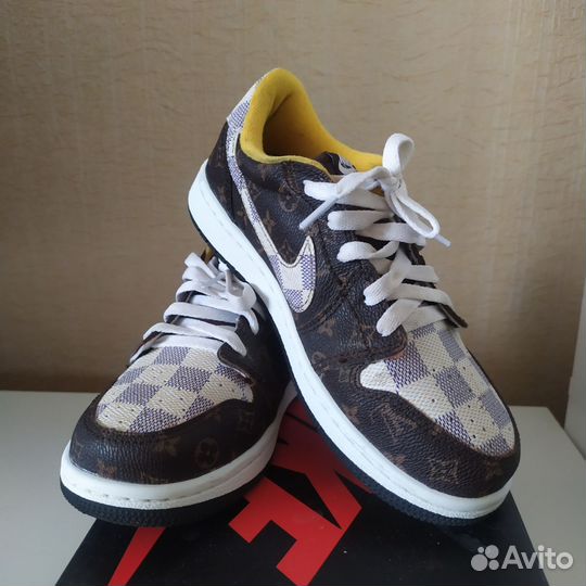 Кроссовки р 35