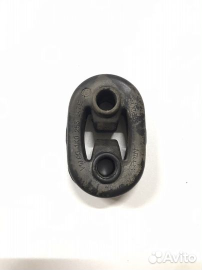 Резинка подвеса глушителя 1K0253147E Passat B8