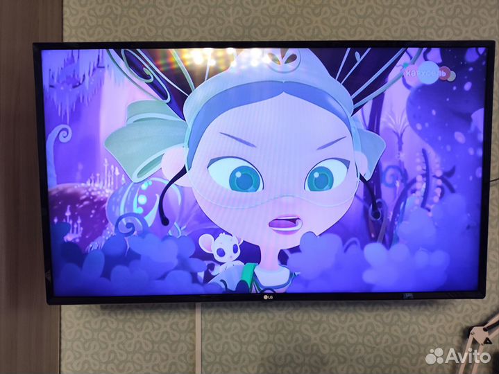 Телевизор SMART 43 дюйма lg