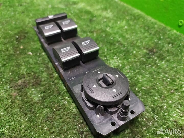 Блок управления стеклоподъемниками Ford Focus 3