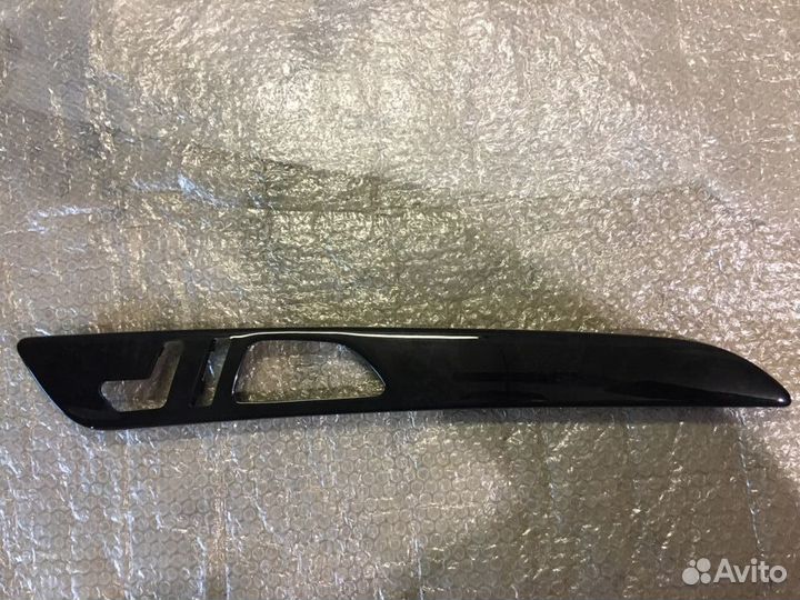 Накладка обшивки правой двери Mercedes W166, X166