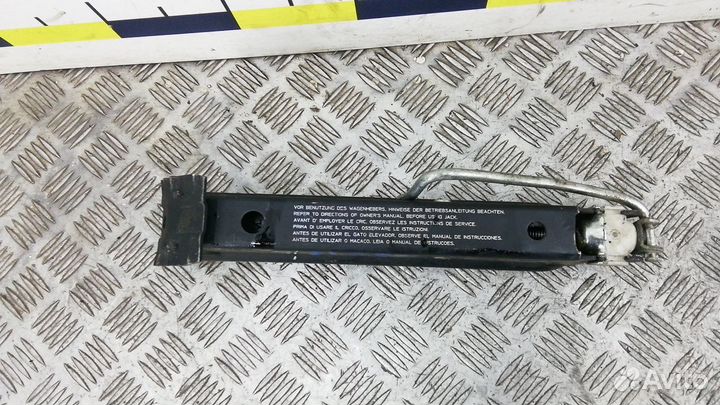 Домкрат на Mazda 5 1