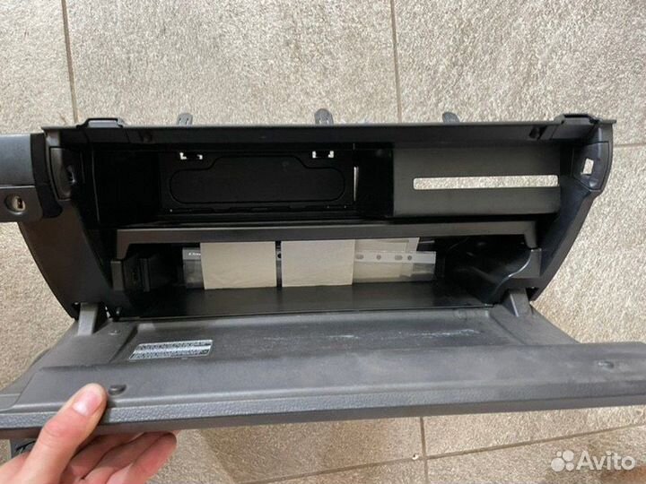 Бардачок Toyota Land Cruiser 200 4.7 2UZ-FE 2008