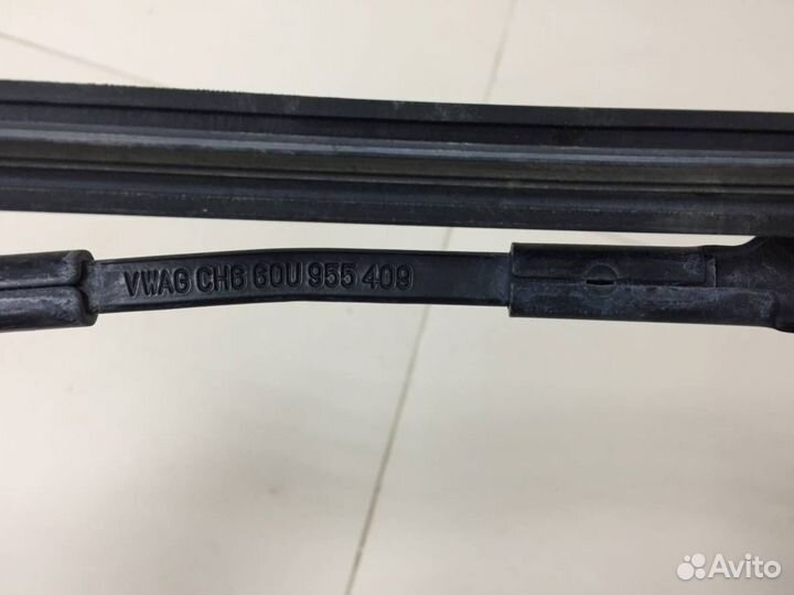 Поводок стеклоочистителя передний левый Volkswagen