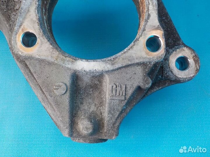 Поворотный кулак передний правый opel Astra J 2010-2017