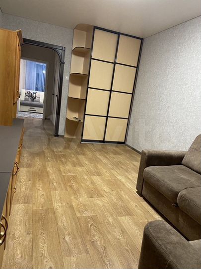 > 9-к. квартира, 49 м², 11/11 эт.