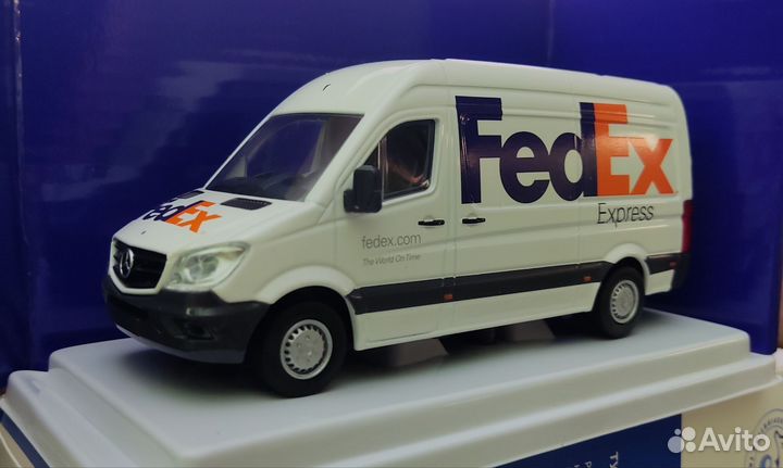 Модель автомобиля Mercedes sprinter 1/43