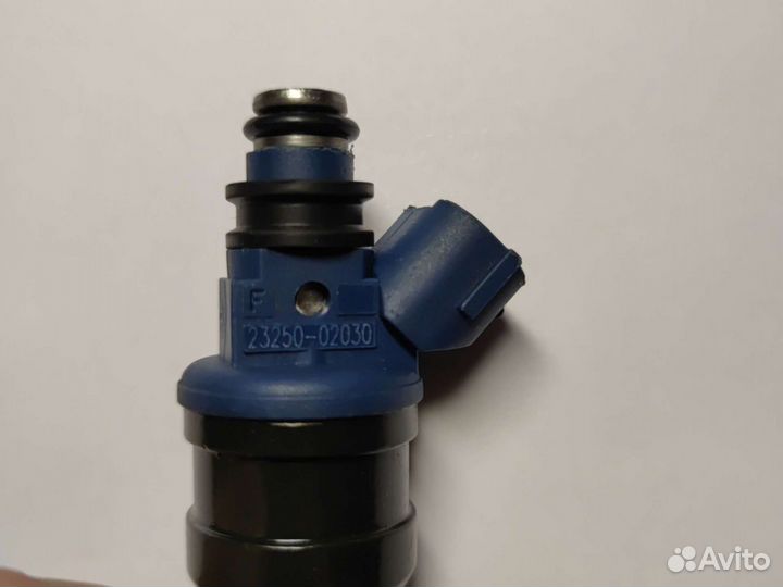 23250-02030 форсунка топливная Toyota