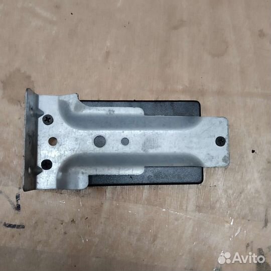 Усилитель антенны Volkswagen Touareg 1