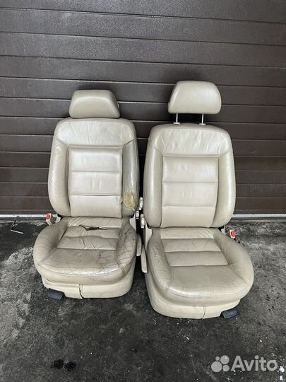 Передние сиденья VW Passat B5