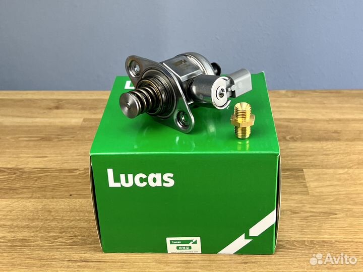 Топливный насос тнвд VAG 06H127025N Lucas