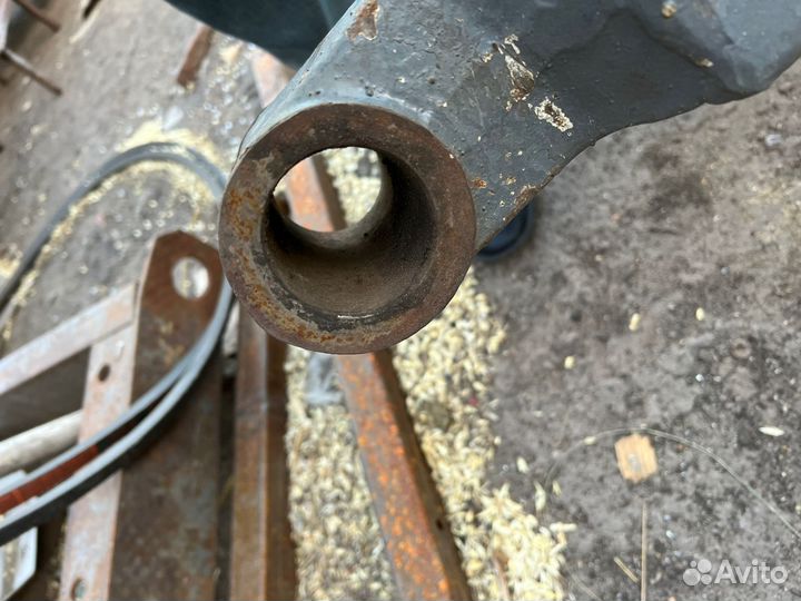 Задняя балка на Комбайн акрос 595