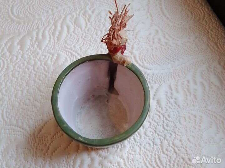 Кашпо декоративное. Девочка с соломенными волосами