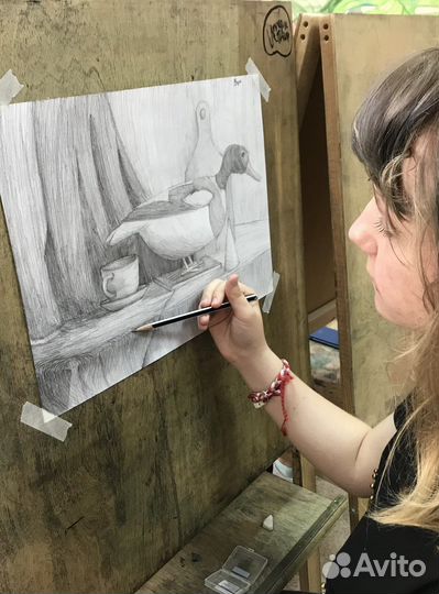 Преподаватель рисунка и живописи