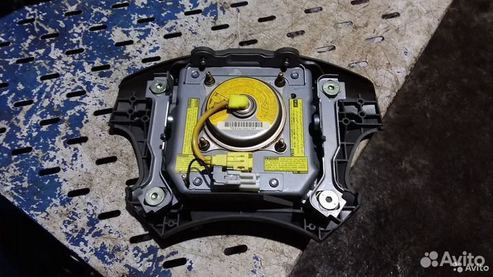 Подушка безопасности в руль Toyota Celsior LS430