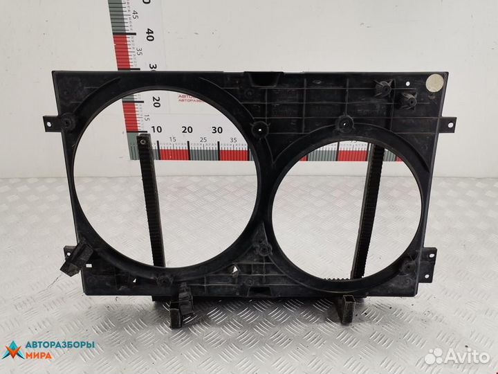 Диффузор вентилятора Volkswagen Golf 3 1999