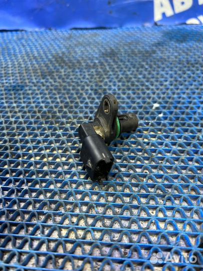 Датчик положения распредвала Opel Astra H купе