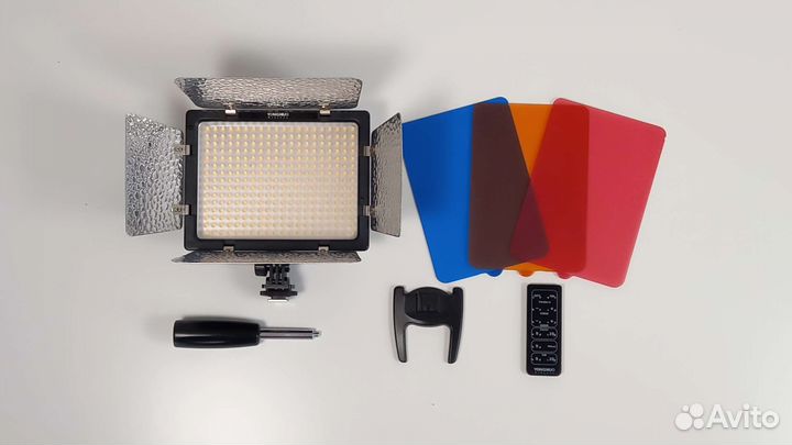 Накамерный свет светодиодный Yongnuo YN-300 II LED