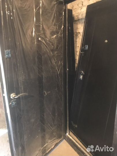 Дверь входная от застройщика металическая б/у бу