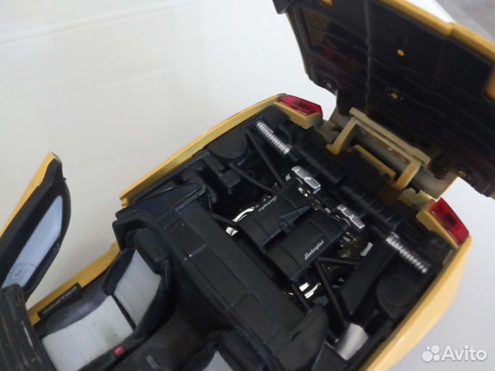 Коллекционная машинка Bburago Lamborghini