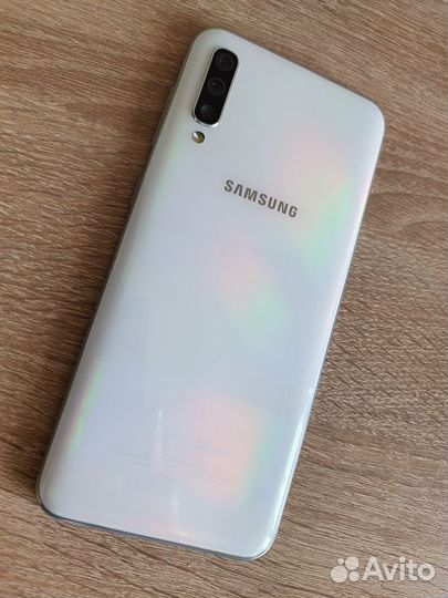 Samsung Galaxy A50, 4/128 ГБ