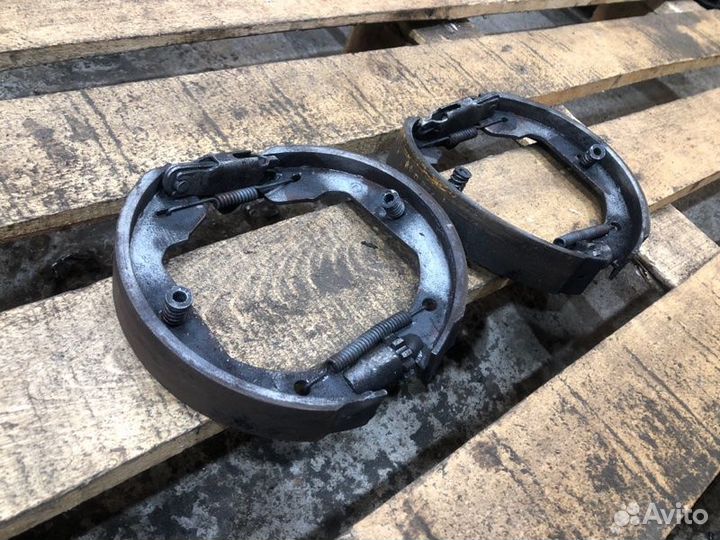 Колодки стояночного тормоза Bmw 6 E63 N62B48