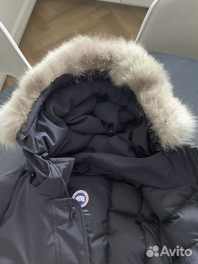 Пуховик женский Canada Goose размер L