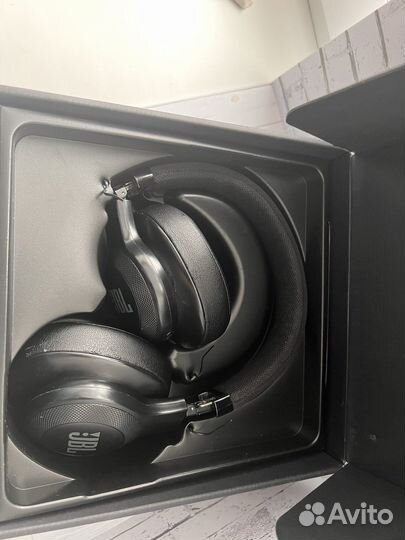 Беспроводные наушники jbl E65 btnc