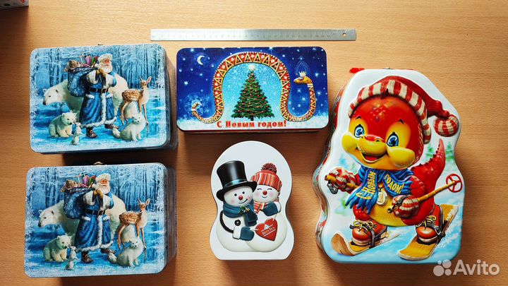 Жестяные банки для новогодних подарков