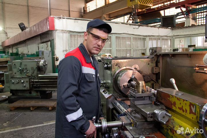 Токарь / работа вахтой