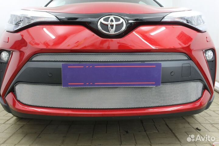 Защитная сетка радиатора низ хром Toyota C-HR (201
