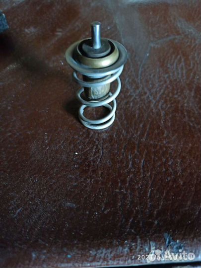 Оригинальный термостат Лада Веста