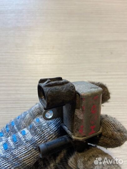 Клапан электромагнитный Mitsubishi Lancer