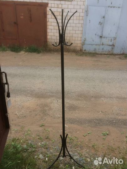 Вешалка для одежды напольная металлическая