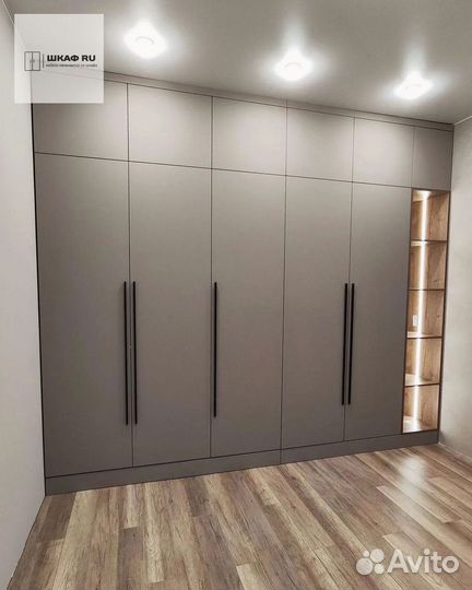 Шкаф распашной с фрезерованными фасадами