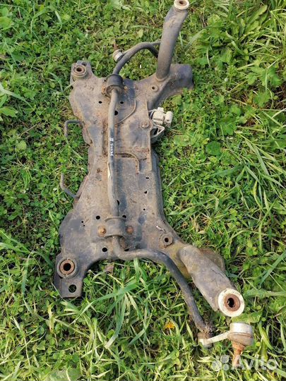 Передний подрамник Ford Focus 2